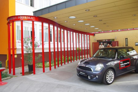 Wallis Promóció
